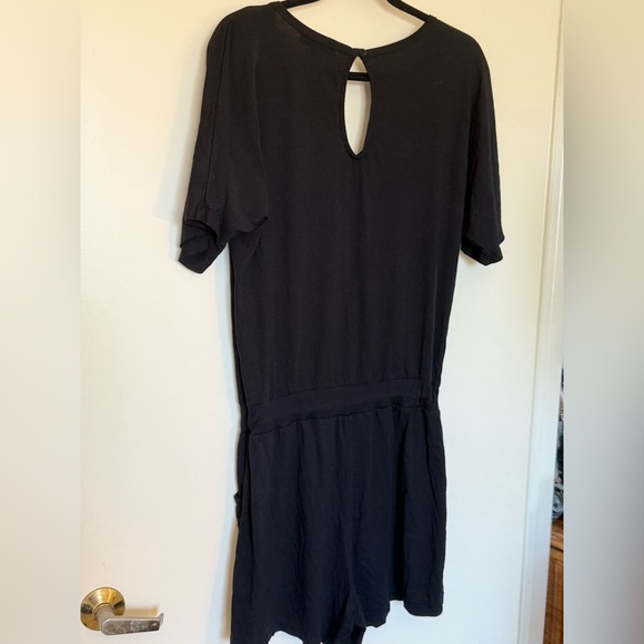 Michael Stars Black V-Neck Short Sleeve Romper in Size Medium - Picture 9 of 10